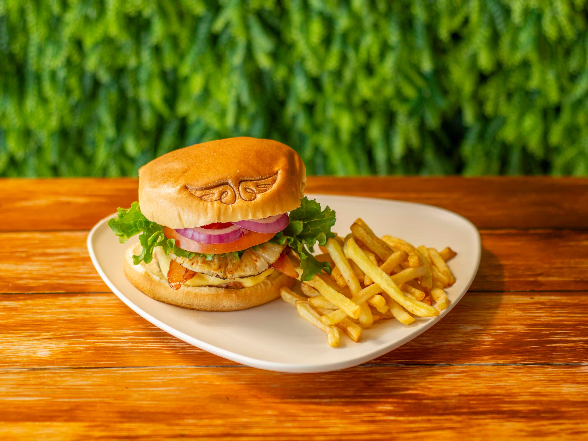 Hamburguesa Hawaiana Con Papas