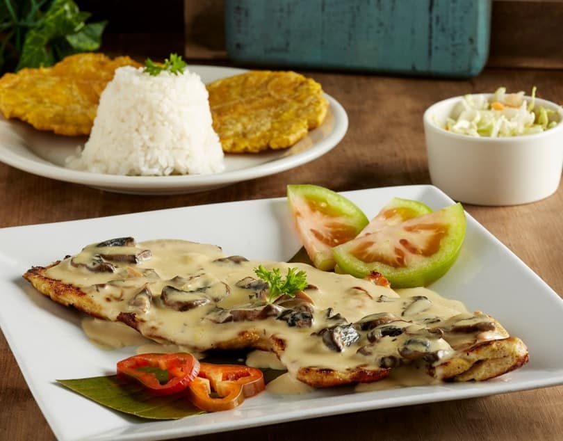 Filete de Pollo en Salsa de Champiñones