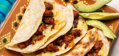 Sincronizadas con Longaniza
