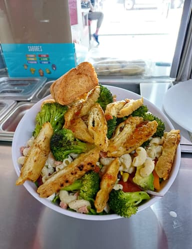 Ensalada Grande Pollo empanizado