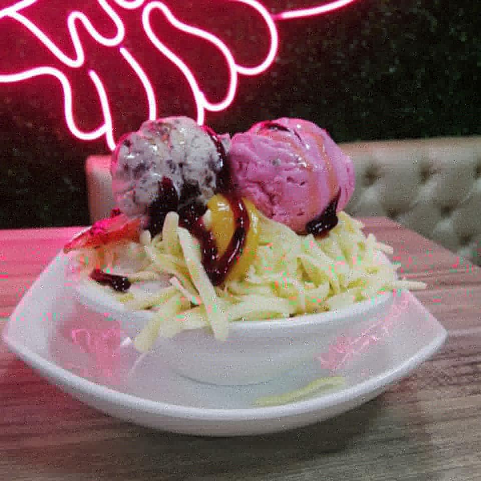 Ensalada de Frutas Mediana (2 Bolas de Helado)