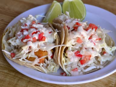 1 Taco de Pescado 1 Taco de Camarón y Té de la Cas