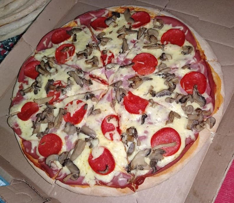 Pizza Súper Carnales