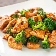Brócoli con Pollo