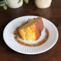 Rebanada de Pastel Rosca de Limón