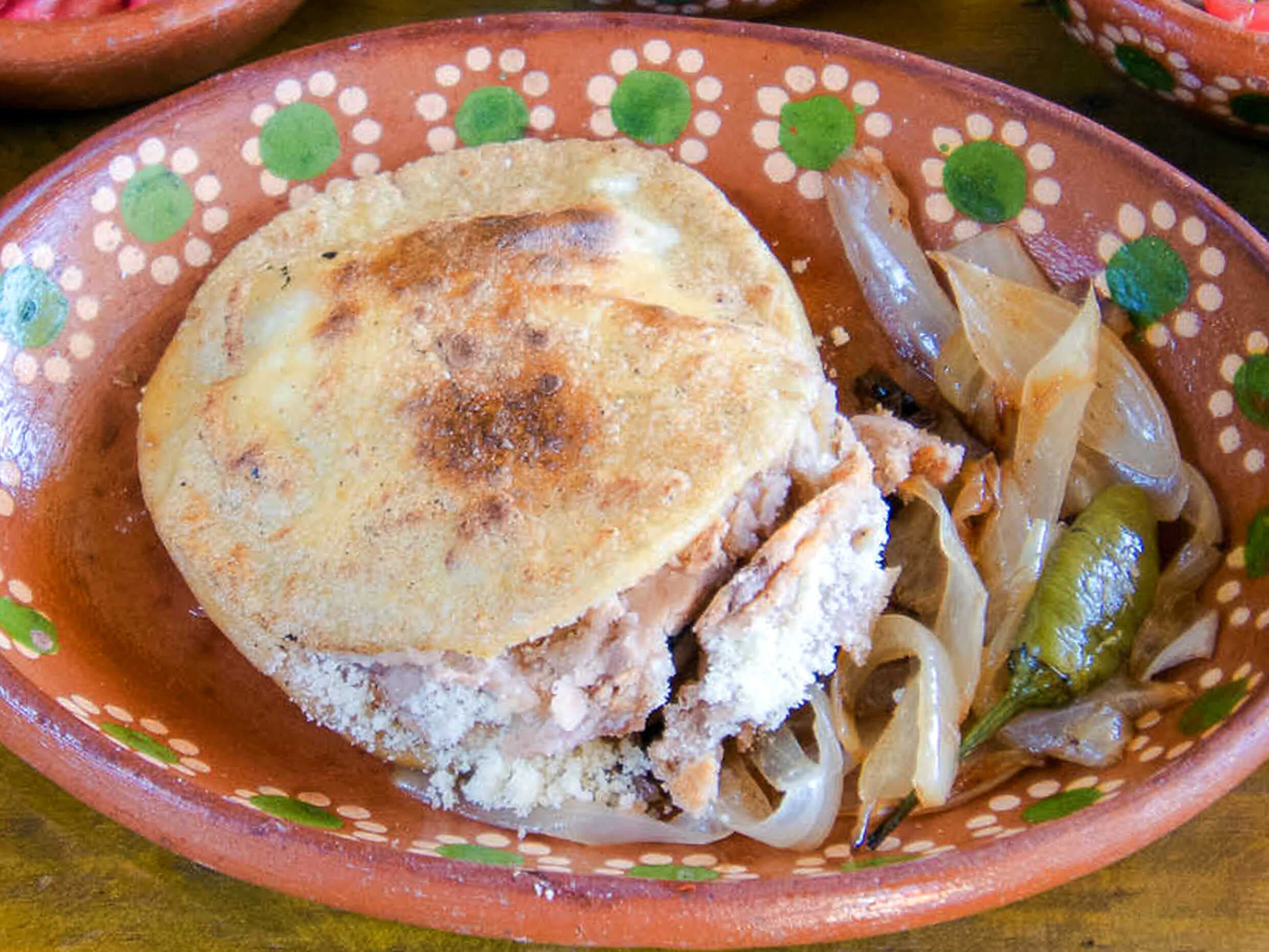 Gordita de Frijoles con Queso Cotija