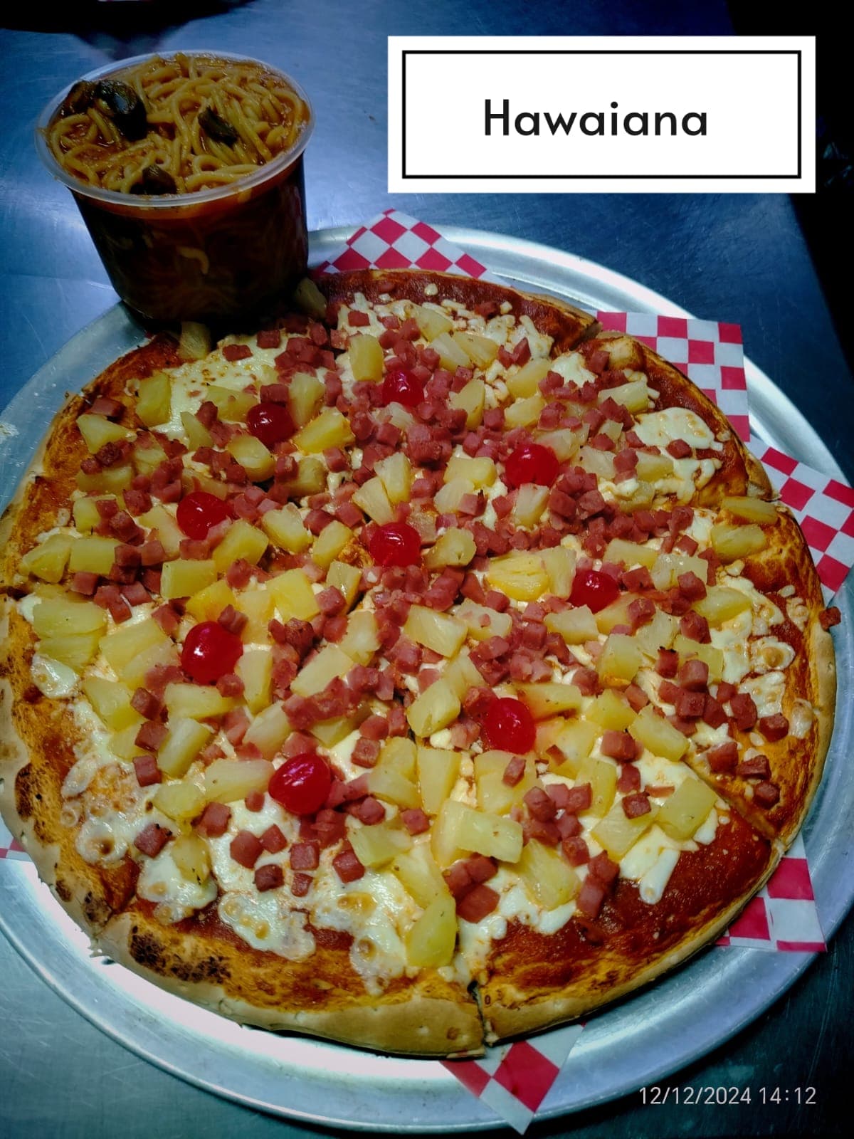 Pizza Hawaiana + 1/2 Espaguetti