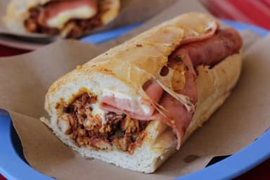 Torta Mediana Carne Roja.