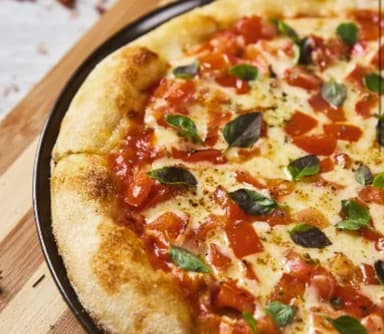 Promo Independencia: Pizza pequeña 8 porciones