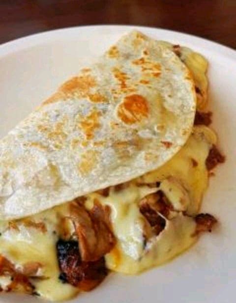 Taco de Pastor con Queso en Harina