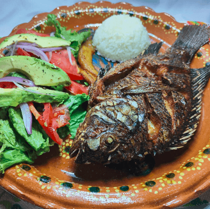 Mojarra Empapelada al Acuyo (600g)