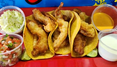 Combo 3 Tacos de Pescado + Agua de Sabor  20 Oz