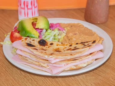 Orden de Quesadillas con Jamón