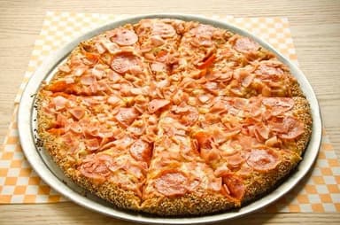 Pizza Peperoni y Jamón