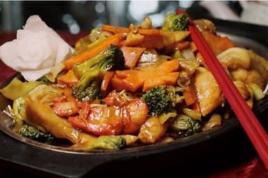 Chop Suey en Salsa con Pollo Medio