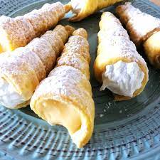 Cacho con Crema Pastelera