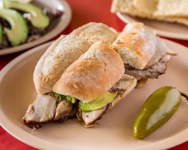Torta de Carnitas