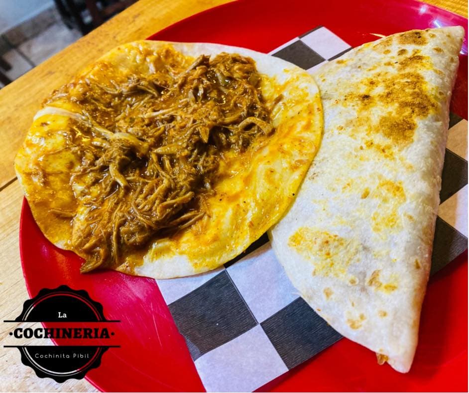2 Tacos Especiales + Agua del Dia 1/2 LT