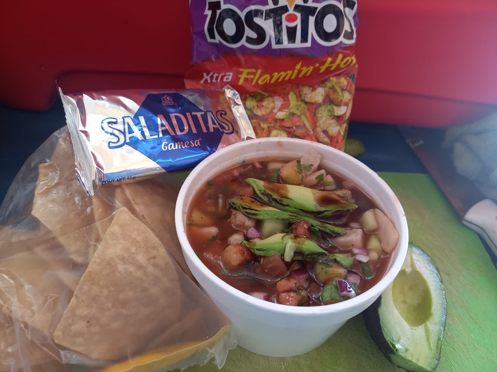 2 medios litros de ceviche de camarón curtido