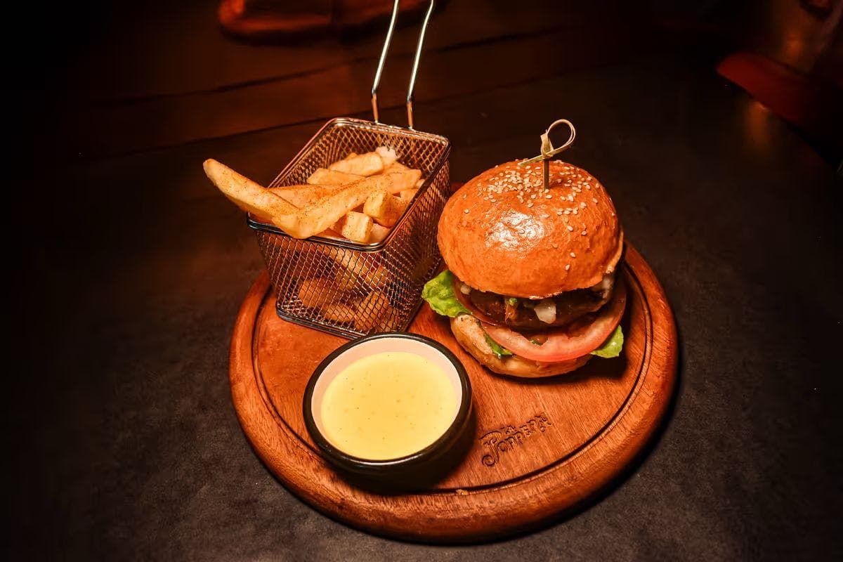 Caprina Burger