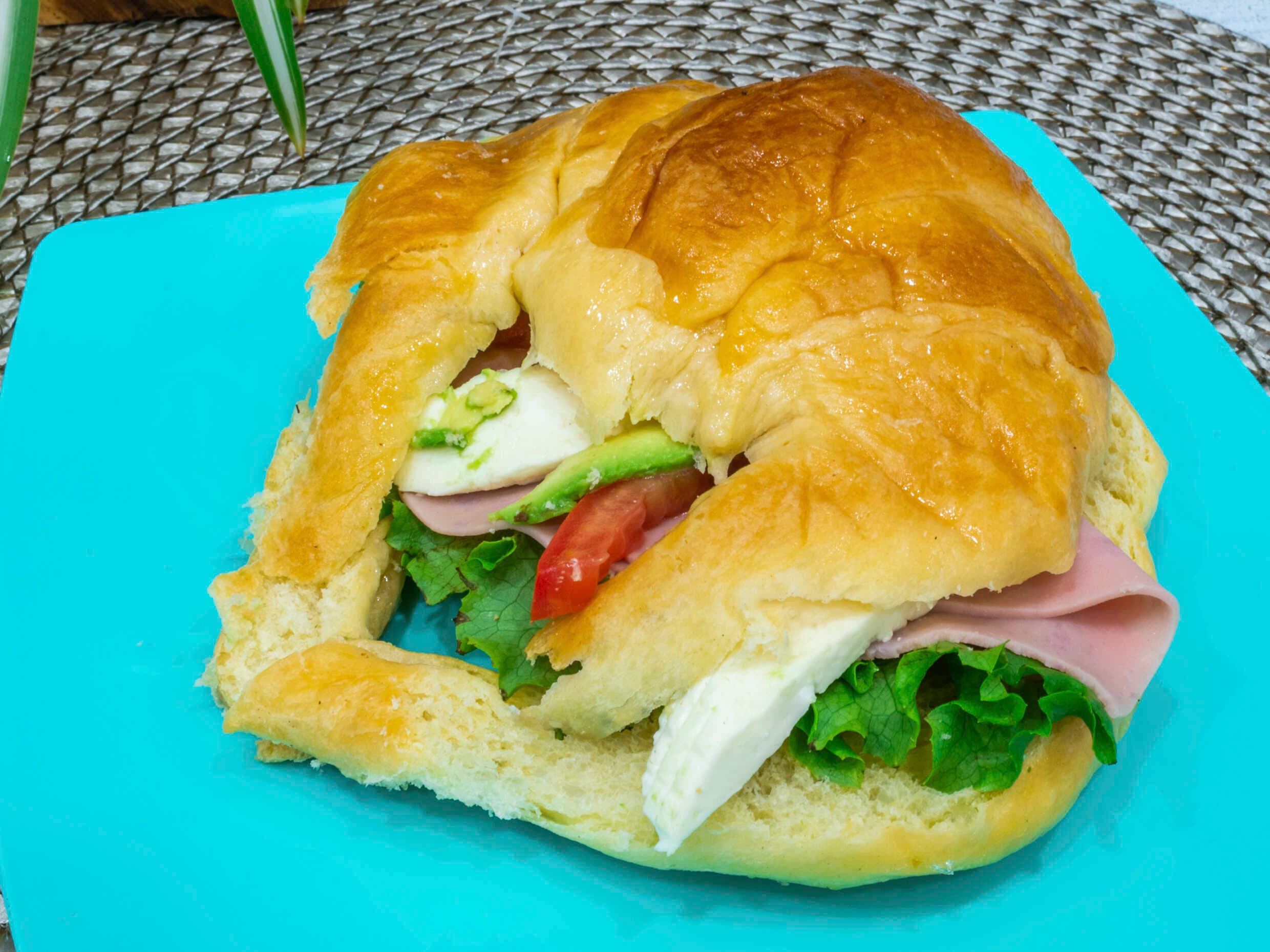 CROISSANT DE PAVO + REFRESCO