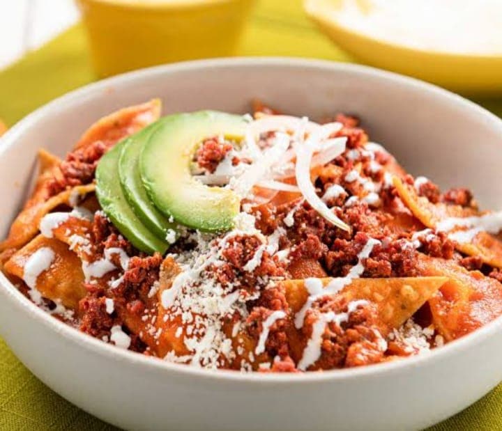Chilaquiles de Longaniza con Huevo
