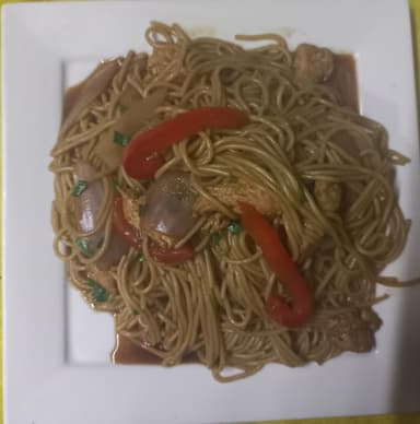 Tallarín Saltado de Pollo