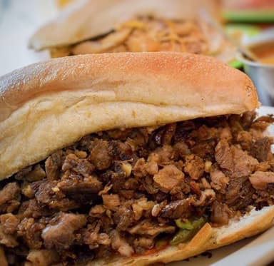 Torta Bistec Queso + Bebida