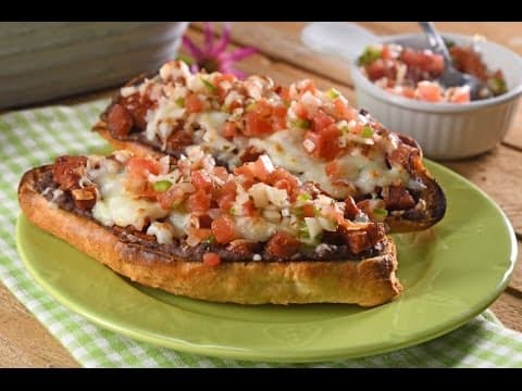 Mollete Mexicano