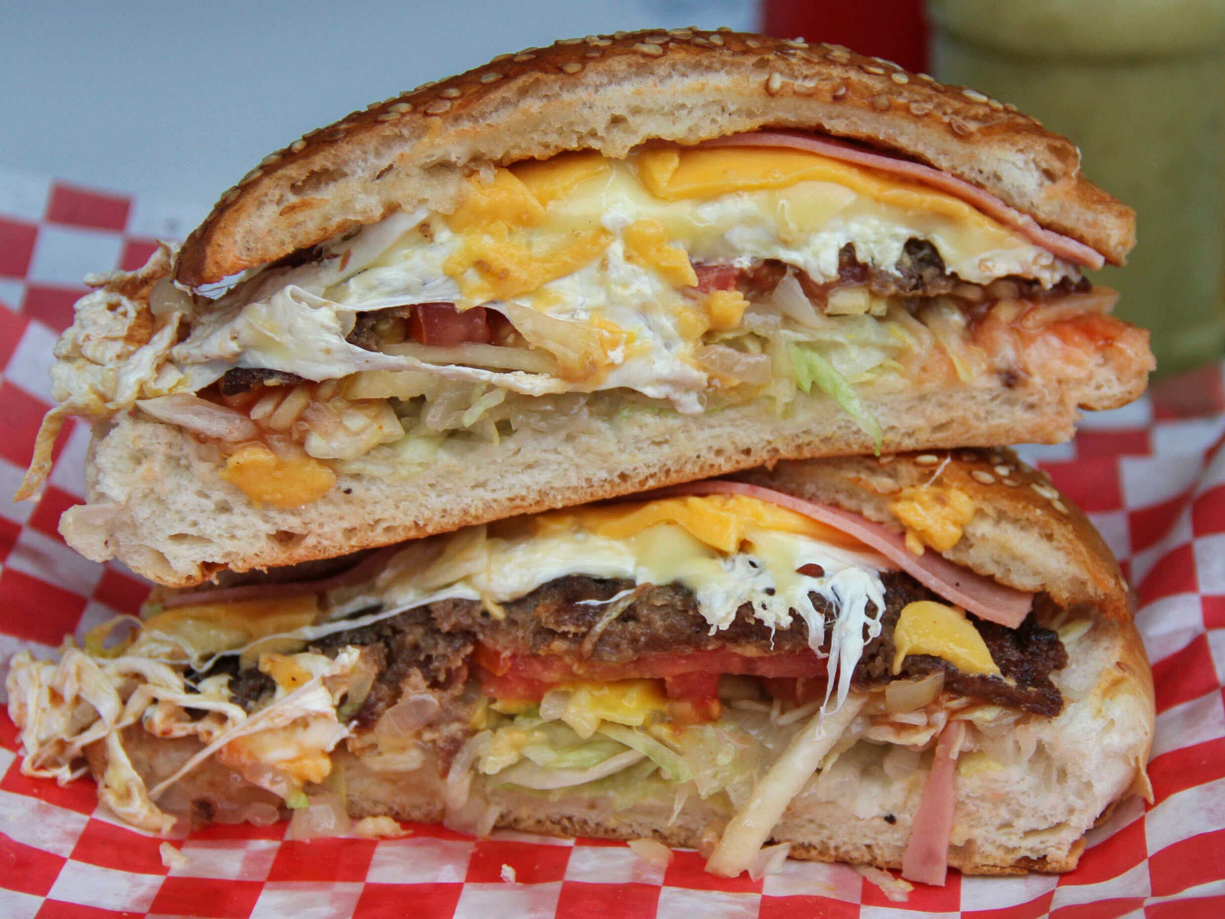 Combo hamburguesa 3 quesos + hamburguesa  hawaiana