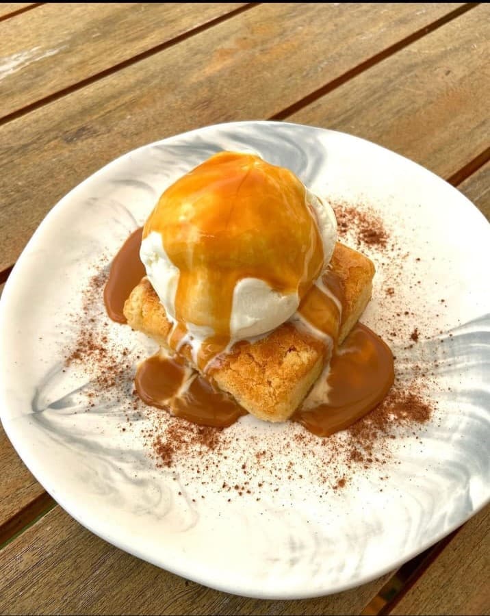 Brownie Blondie con helado