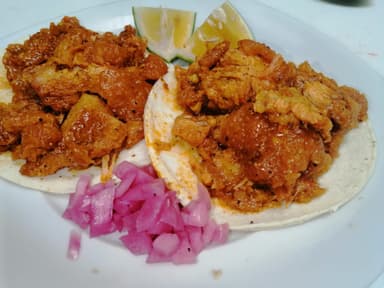 Taco de chicharrón guisado