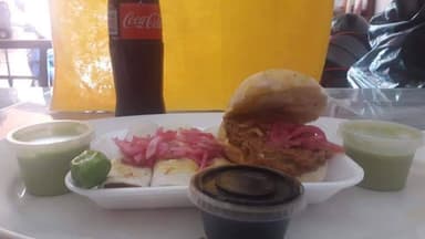 Tortas de Cochinita