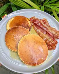 Hot Cakes con tocino