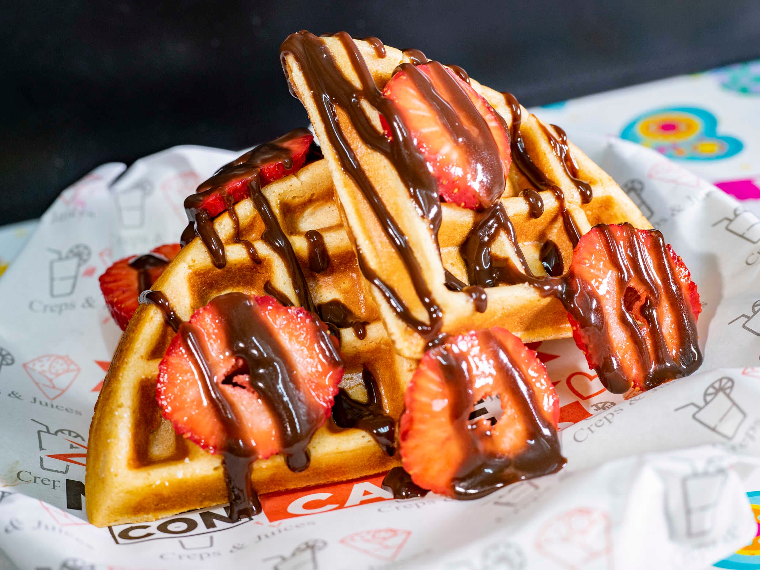 Wafle con Chocolate y Fresas