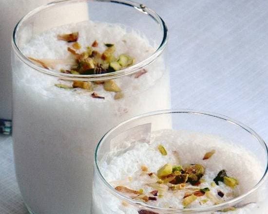 Pistacho Cardamomo Lassi