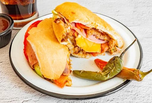 2 Tortas Super Combinadas + REGALO 2 Aguas Frescas