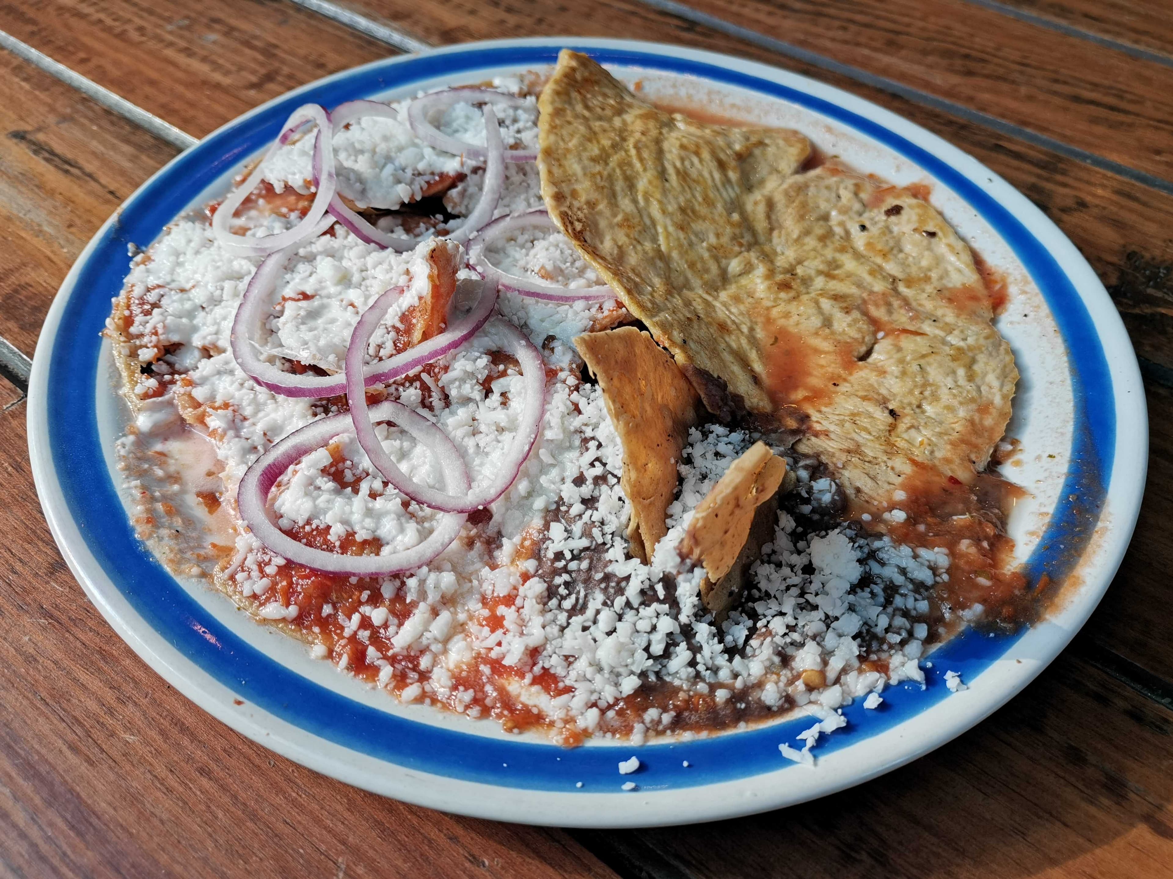 Combo-Chilaquiles de pollo