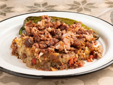Papa rellena con carne y queso