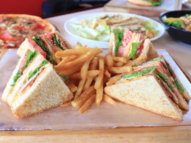 Sandwich Kiss