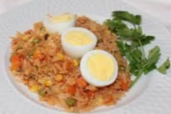 Huevo Duro con Arroz