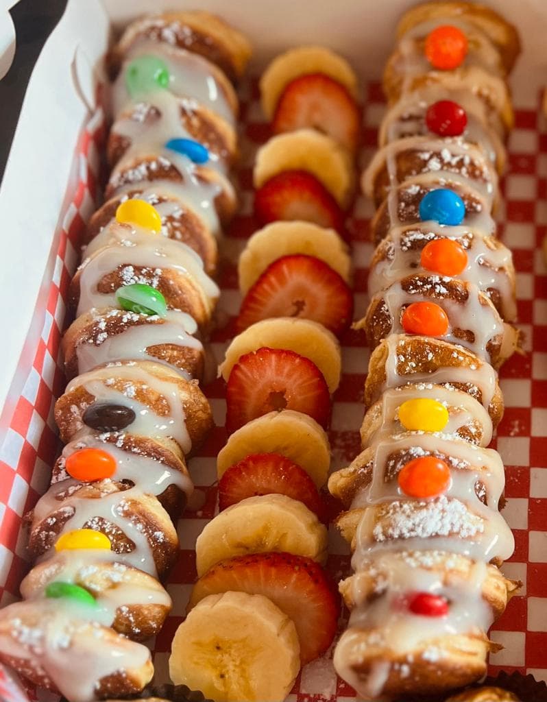 30 Mini Pancakes Rellenos de Chocolate, 3 Toppings