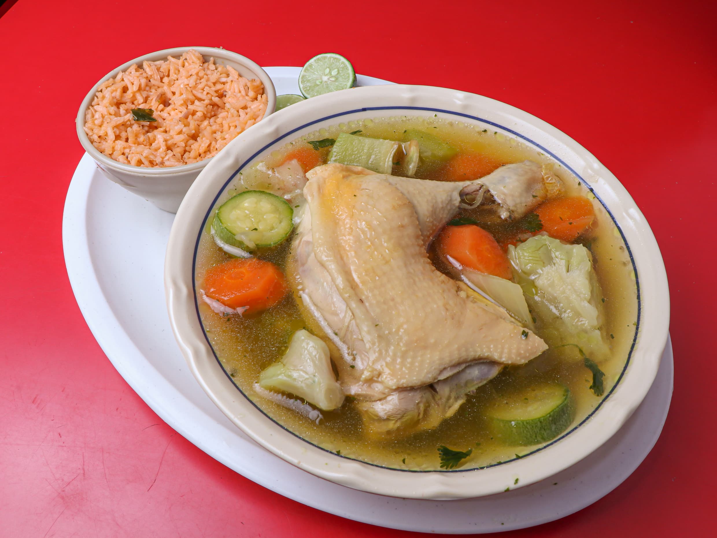 CALDO DE POLLO