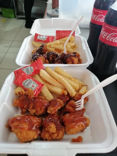 COMBO Boneless! + Papas y Refresco