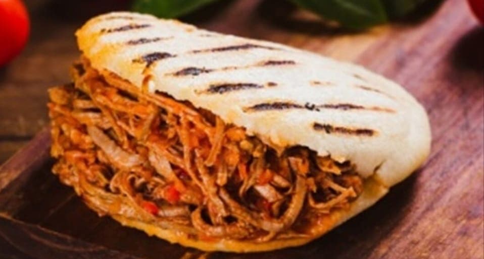 Arepa con Carne