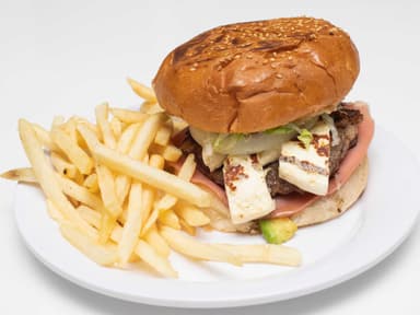 Hamburguesa Queso Panela con Papas a la Francesa