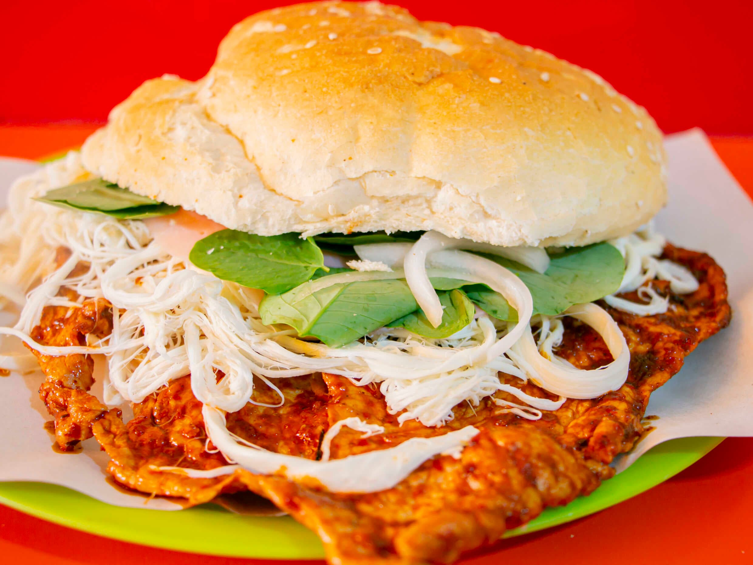 CEMITA DE CARNE ENCHILADA