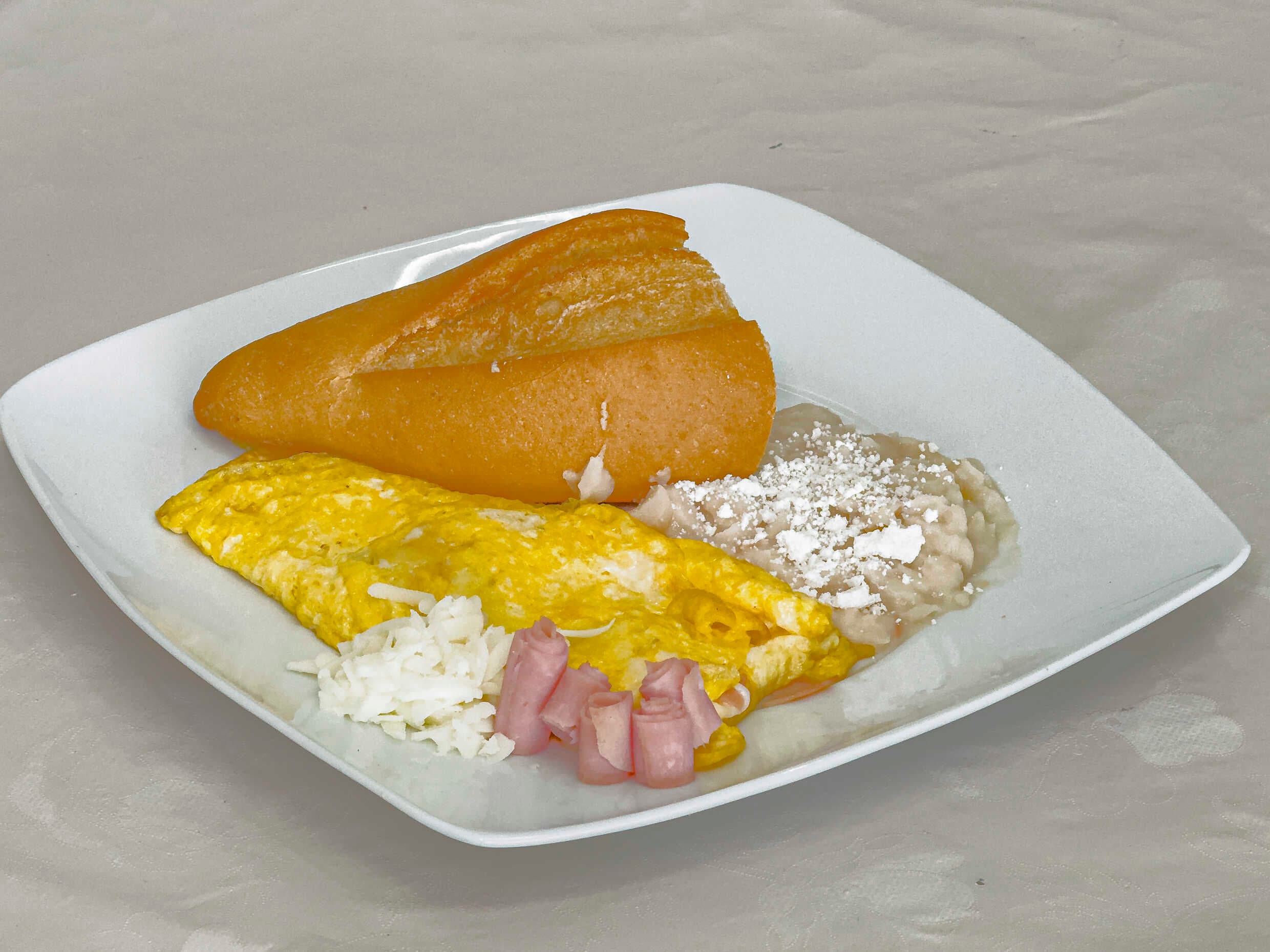 Omellet con Queso y Chorizo