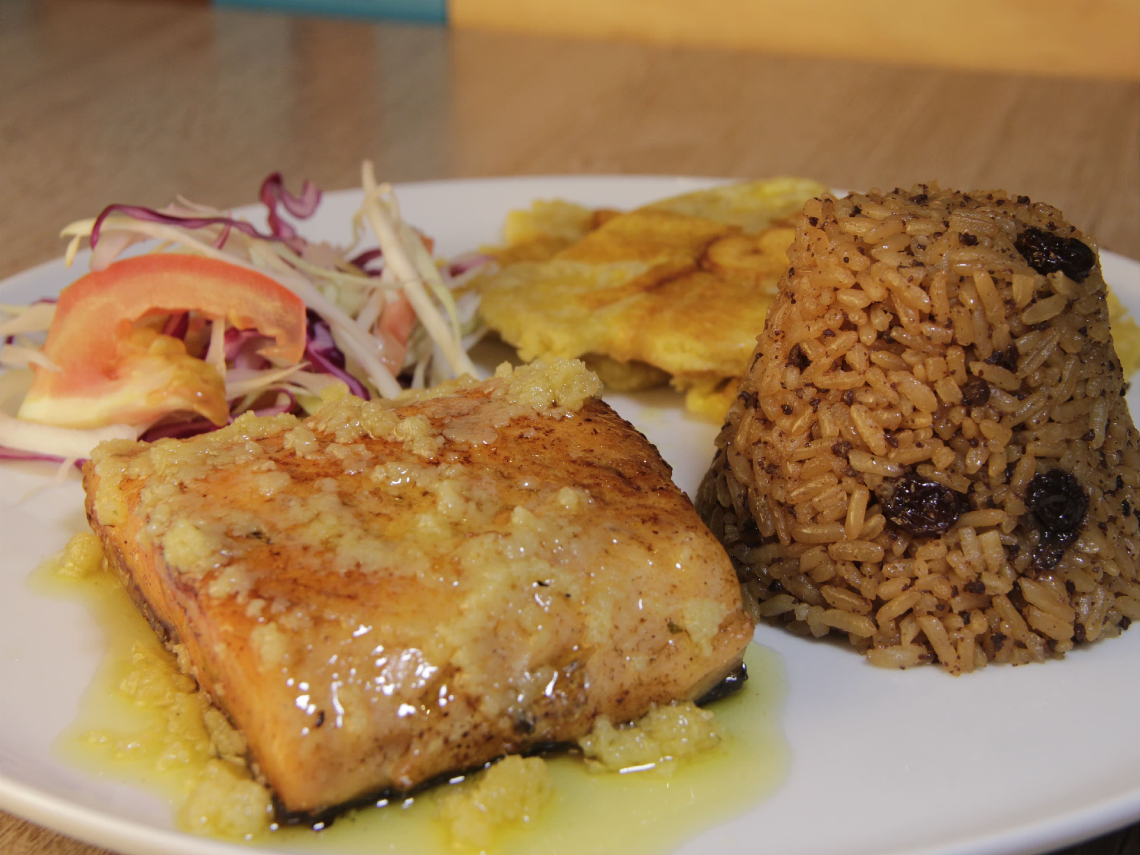 Salmón al Ajillo