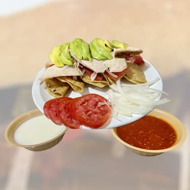 Orden de 5 tacos dorados con carnitas y aguacate